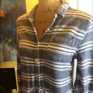 Beach style long sleeve button up